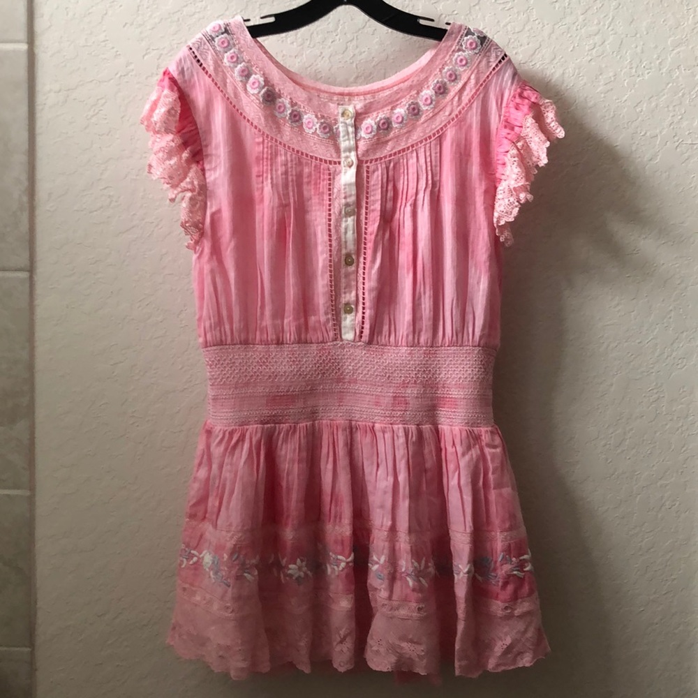Pink summer dress with embroidery